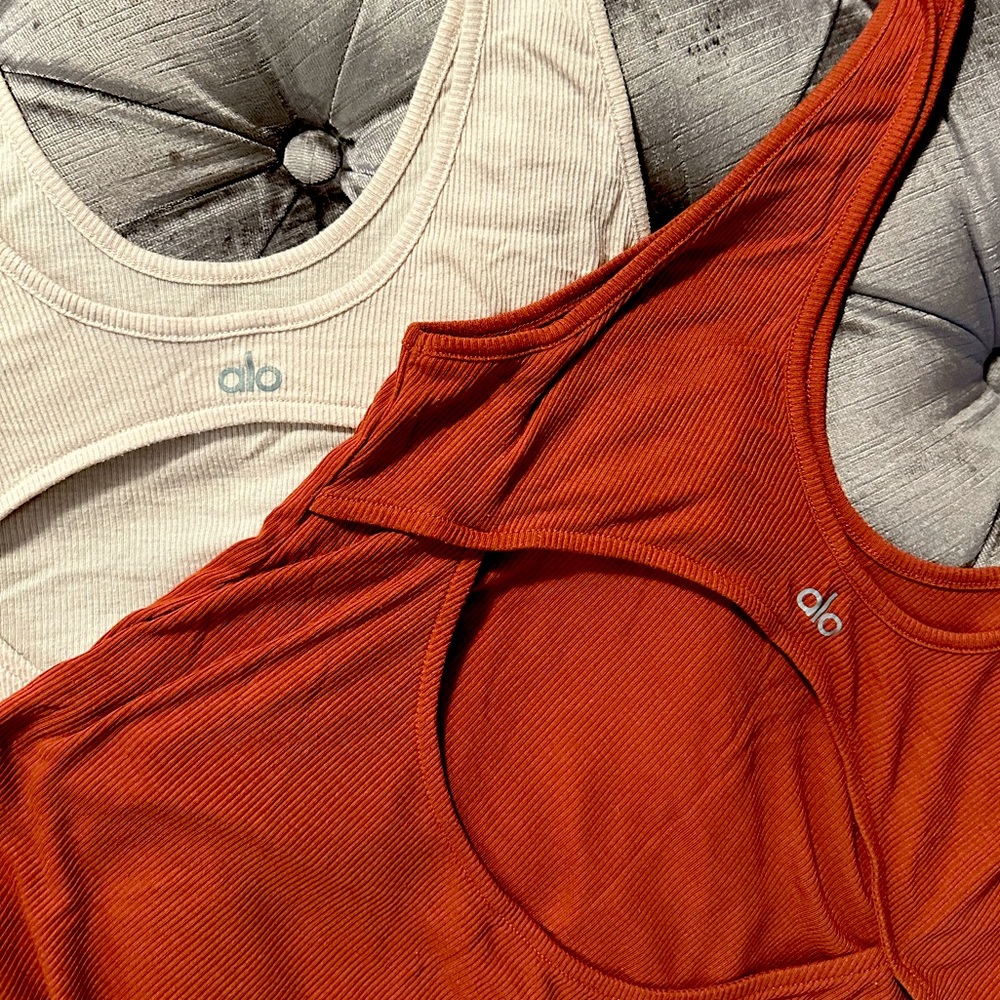 2 FOR 1 Alo tank tops